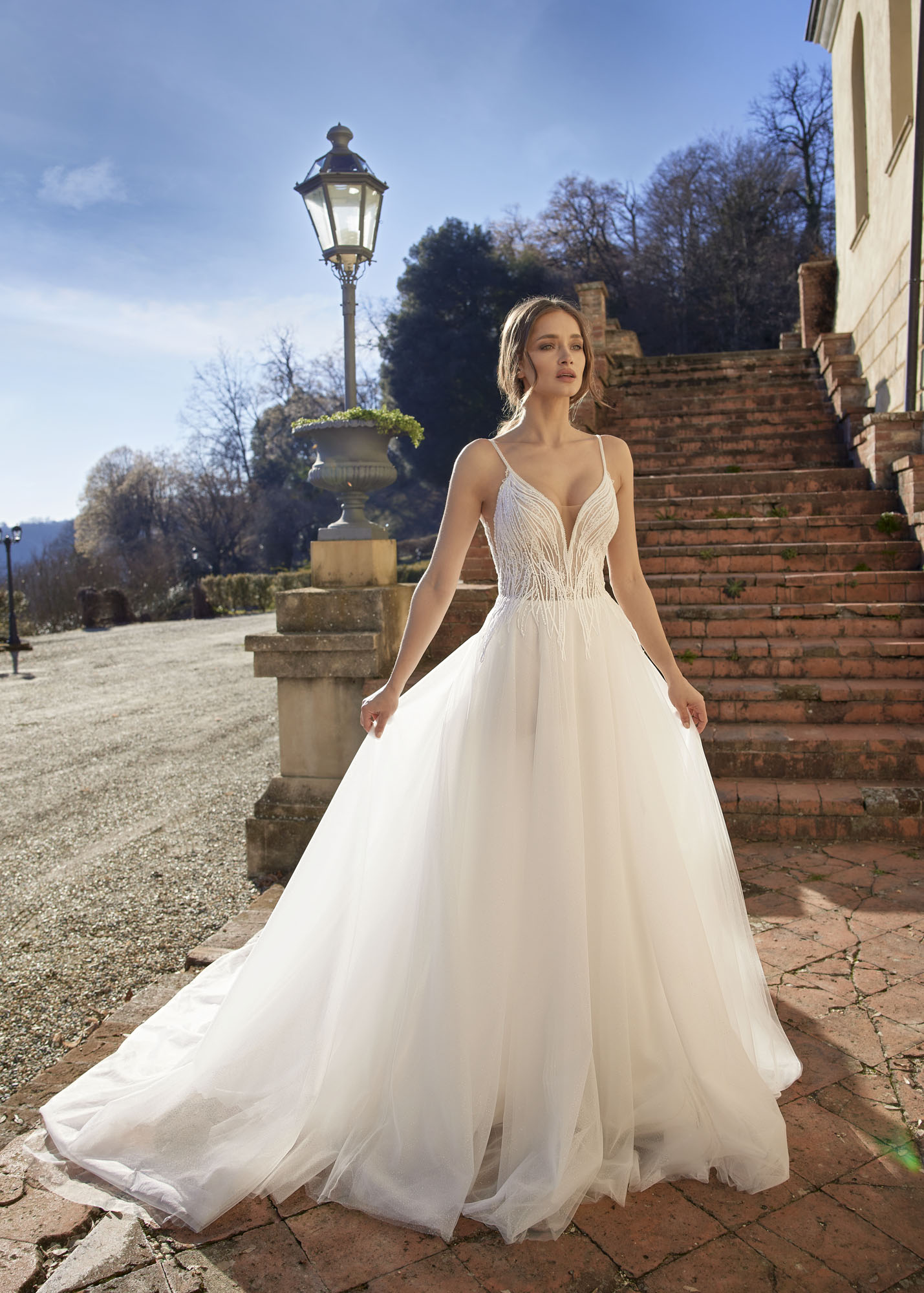 Hello Beautiful By Randy Fenoli HB Freesia Afront 02 3304 08 1863