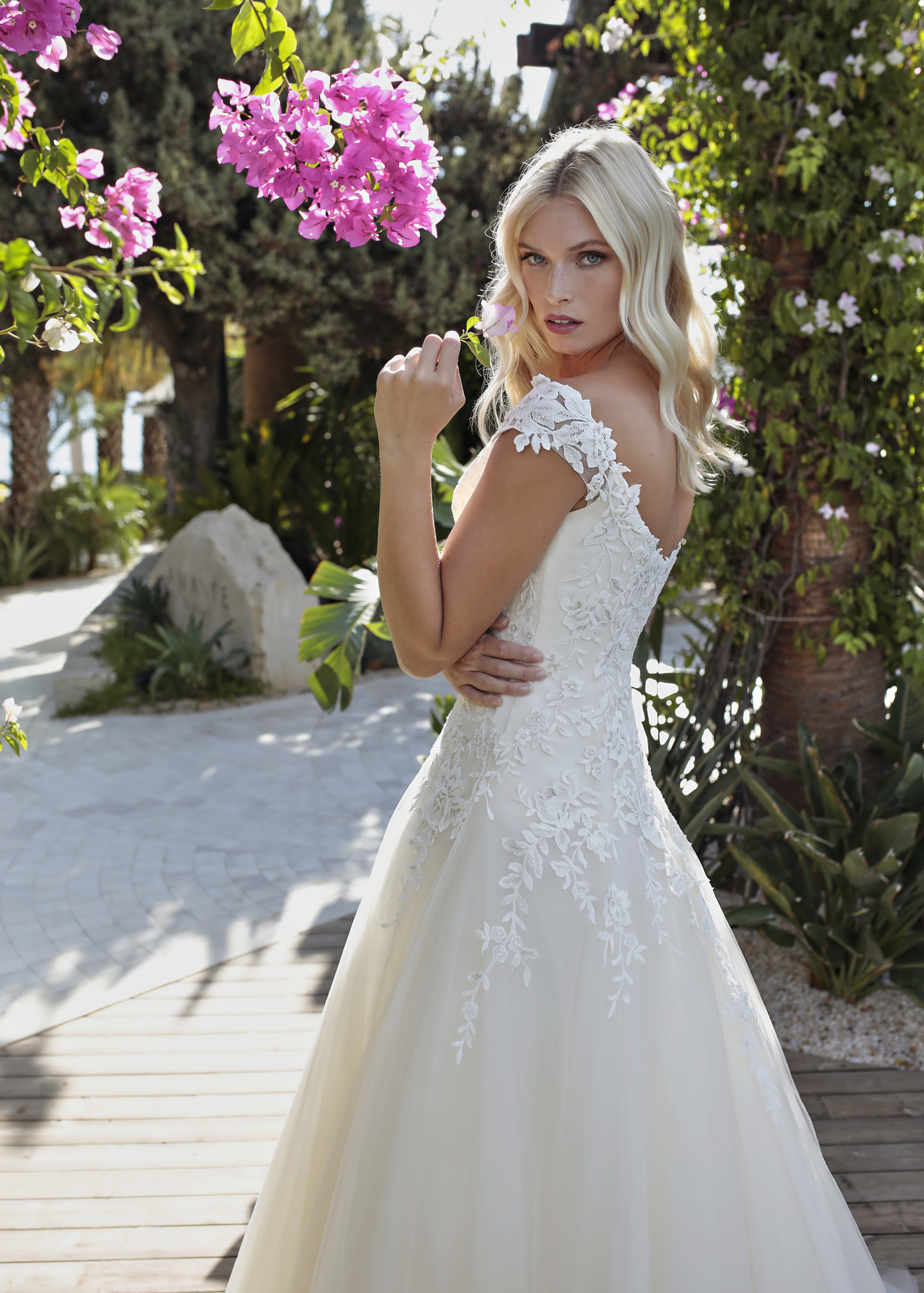 Modeca 2022 Nicky CU Back 1059