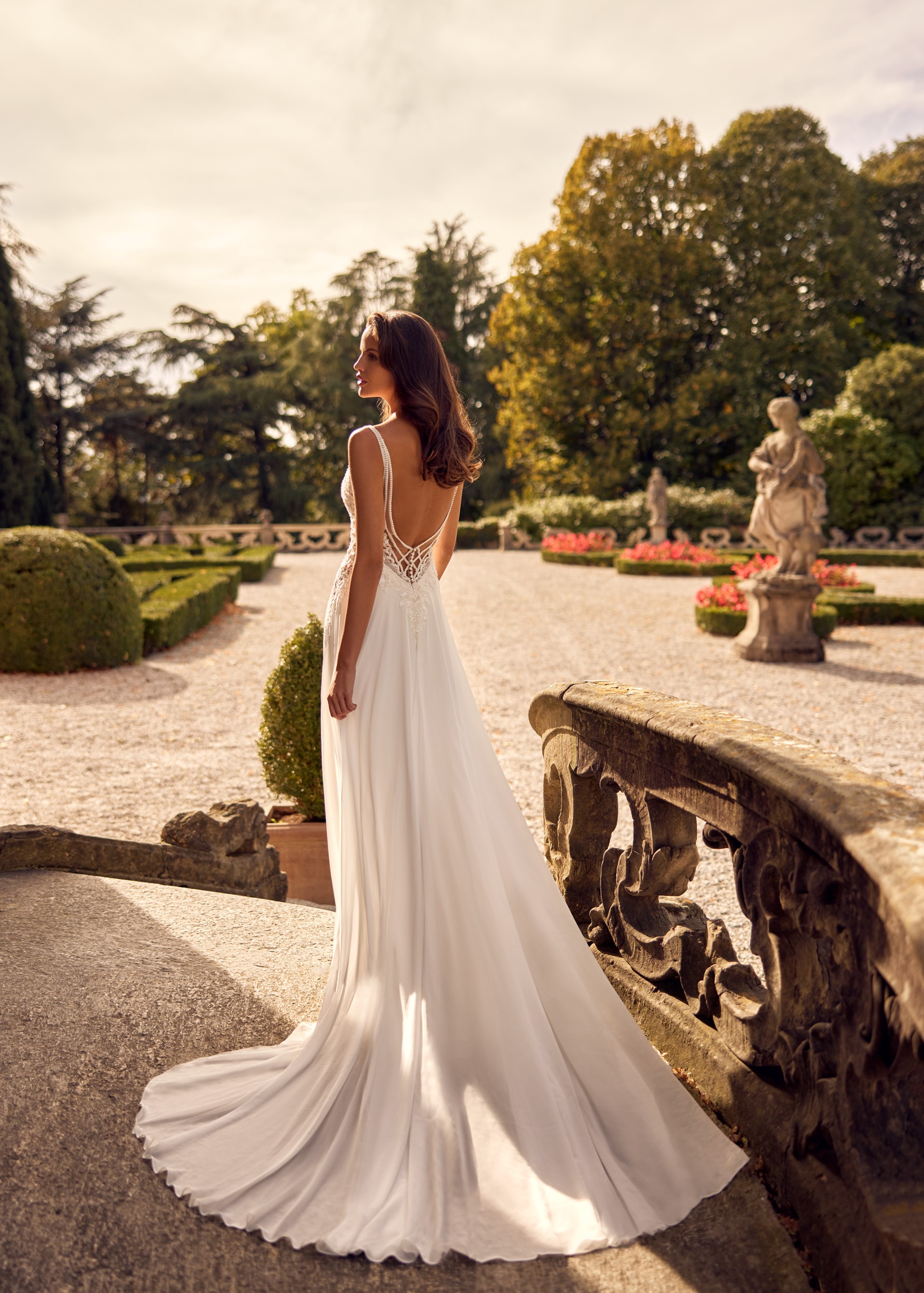 Goddess Collection Grayson Back RF 03826