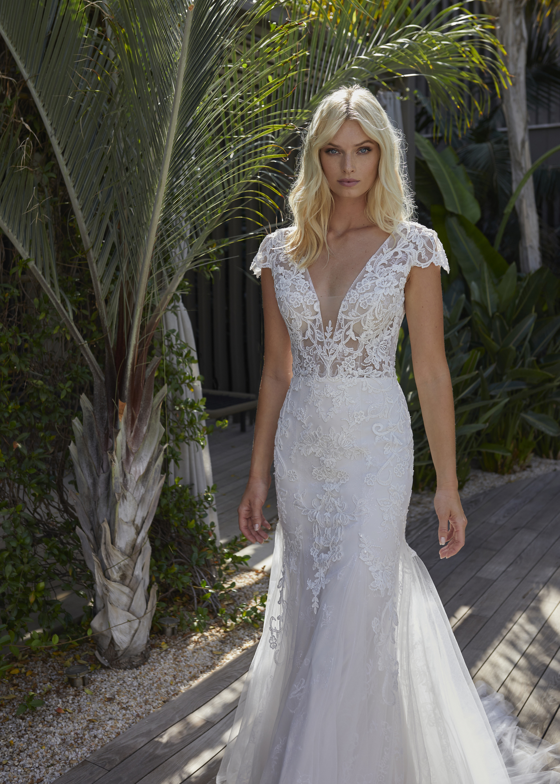 Modeca 2022 Natasha CU Front 5050