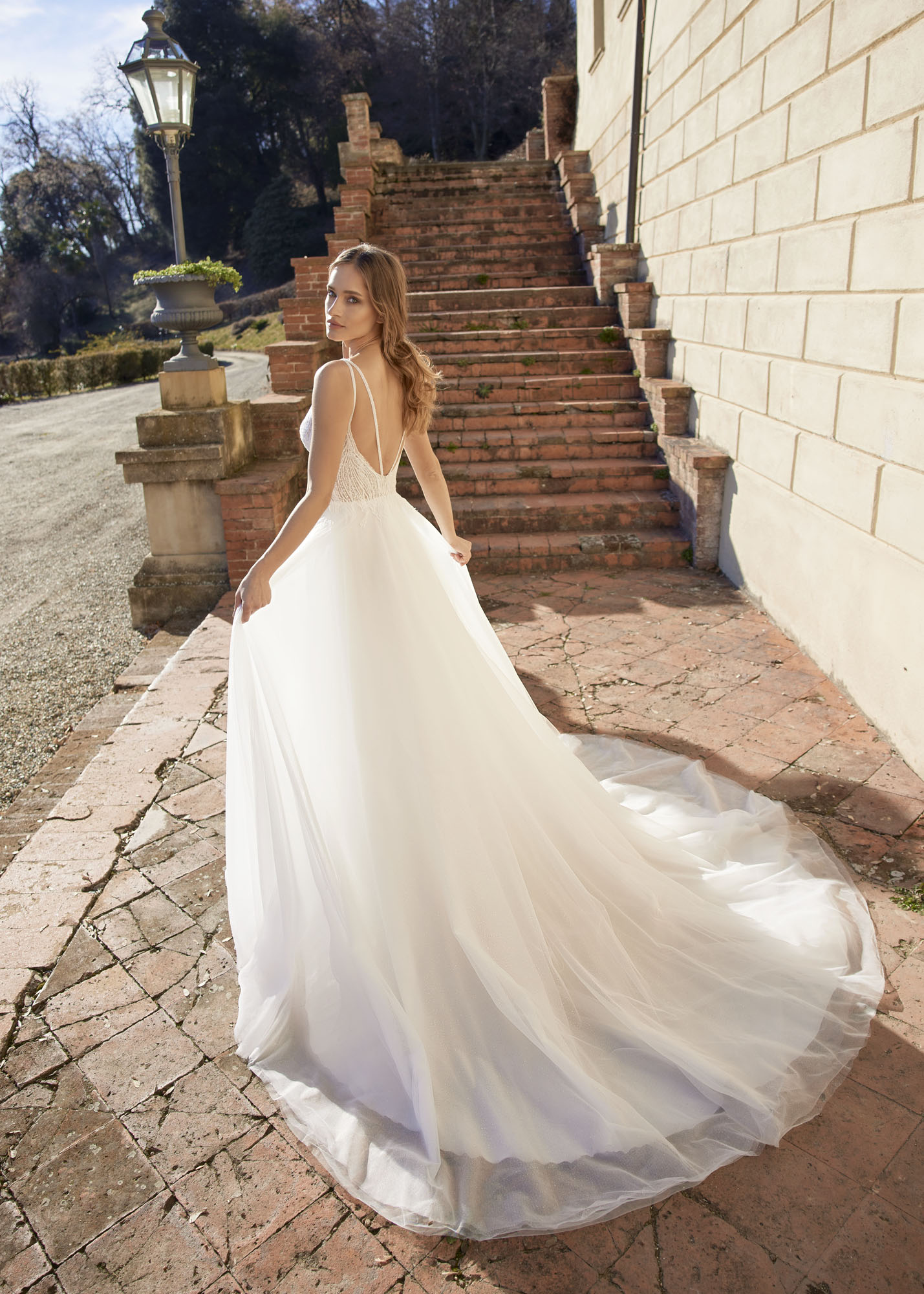 Hello Beautiful By Randy Fenoli HB Freesia Back 01 3304 08 1939