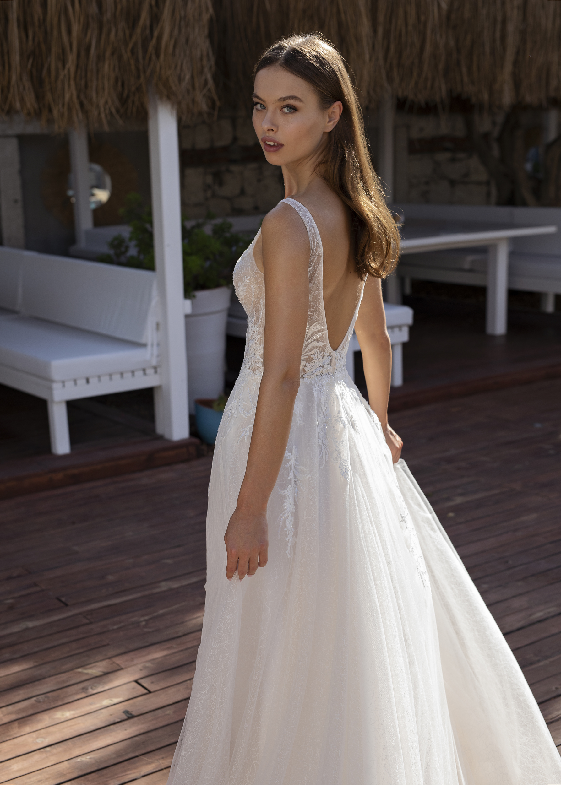 Papillon 2022 Odile CU Back 3540