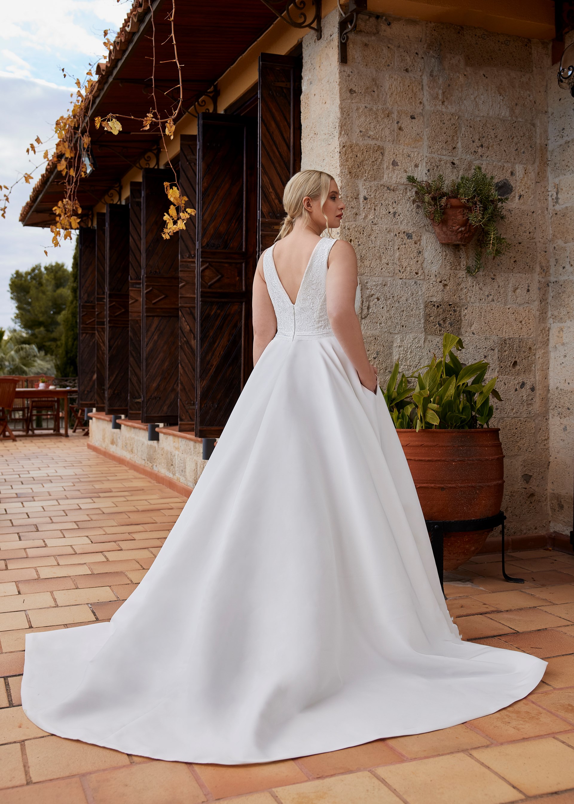 HB Curvy Dalia Back R3305 3197