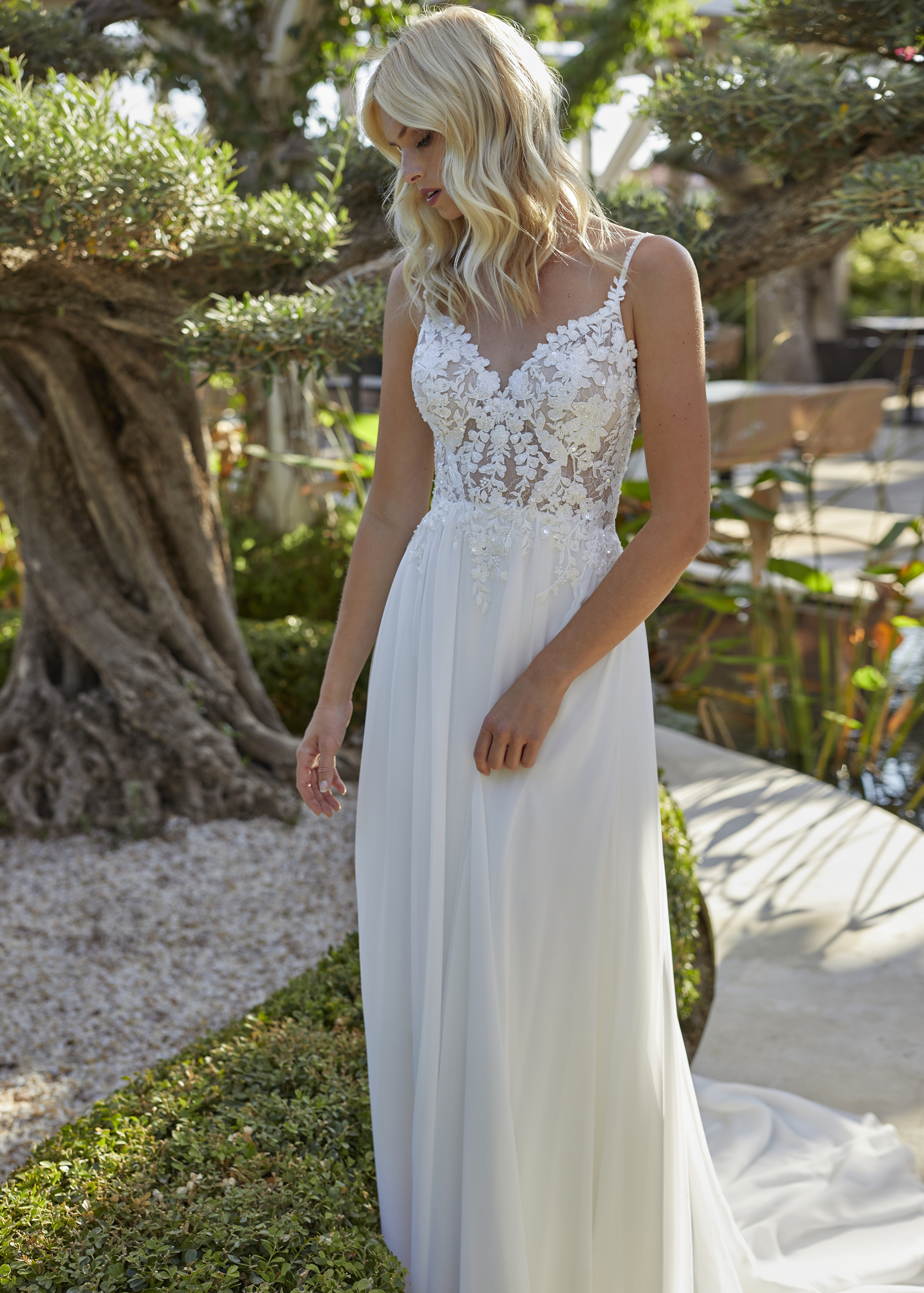 Modeca 2022 Nea CU Front 2 9551