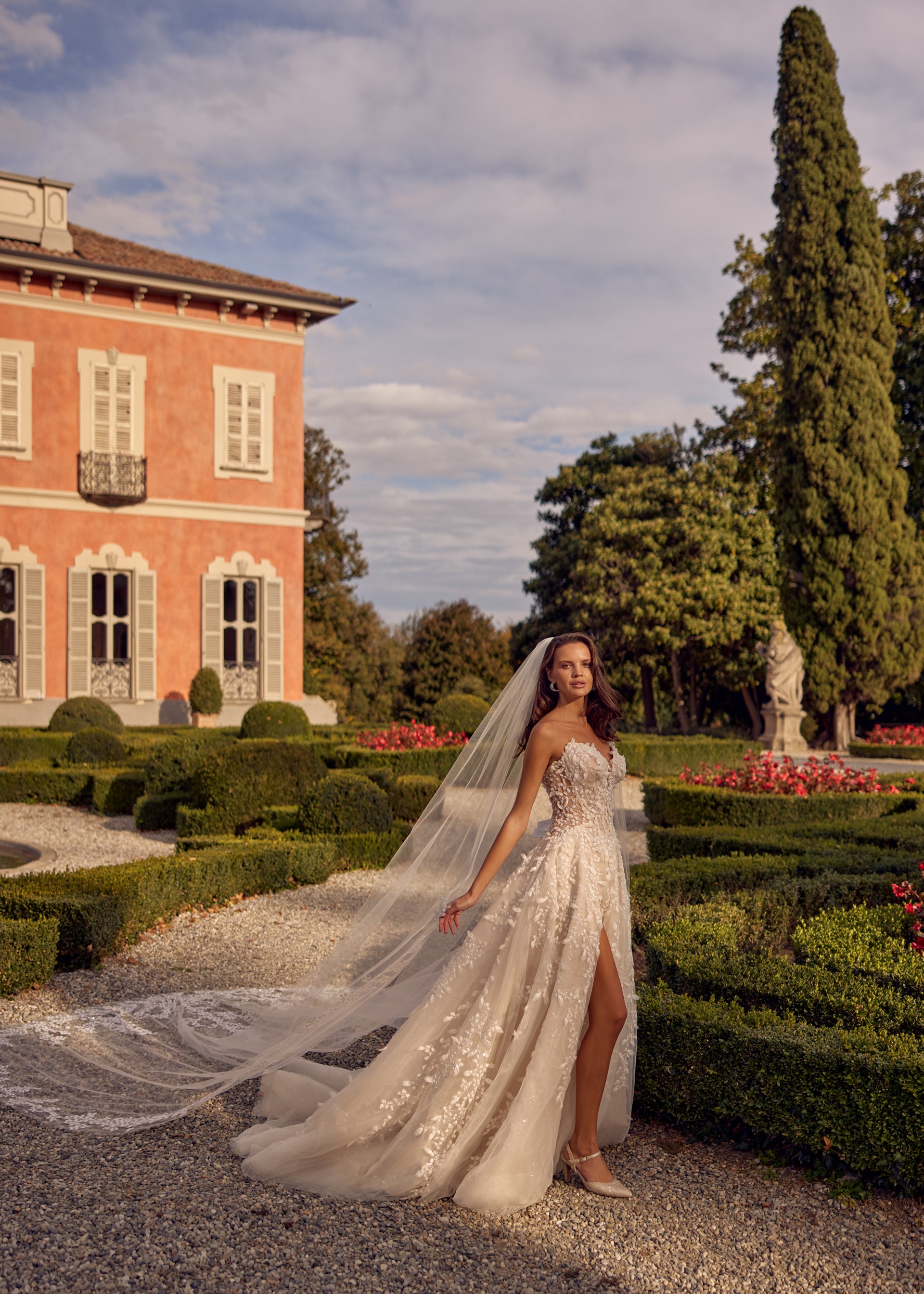 Goddess Collection Goddess With Veil Afrontrf 04812