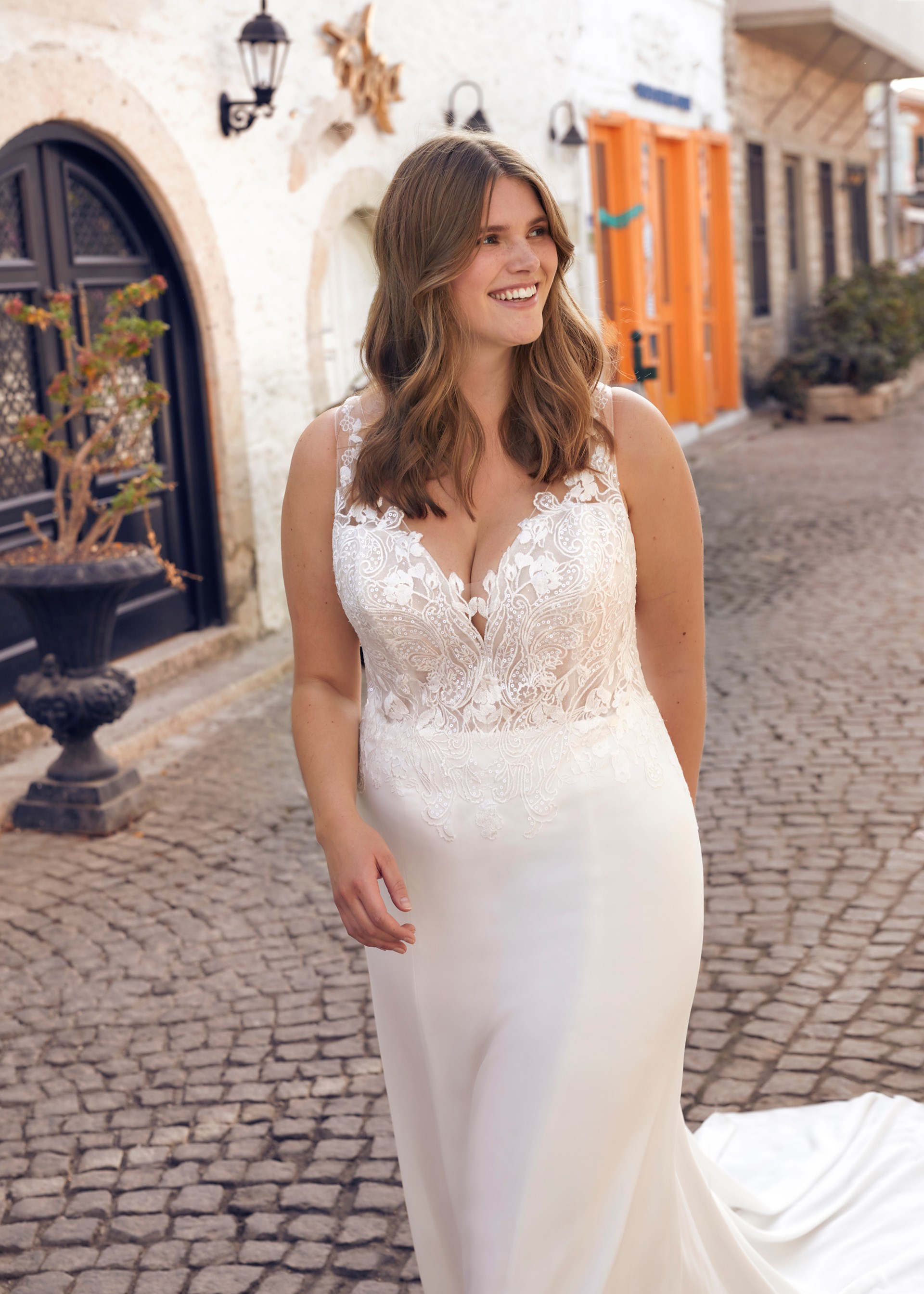 CBM2022 Phileine Plain Skirt CU Front 3180