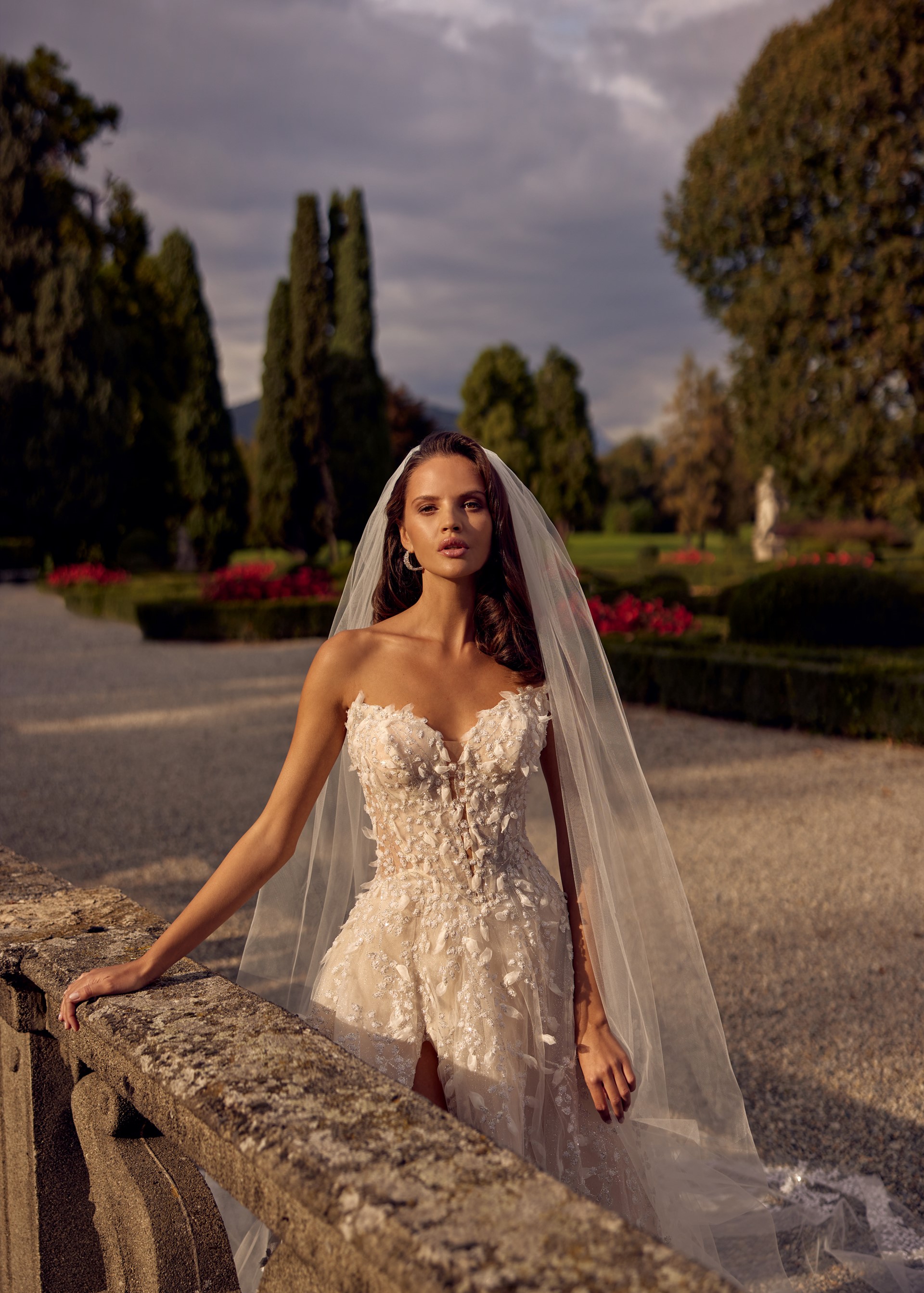 Goddess Collection Goddess With Veil CU RF 04823