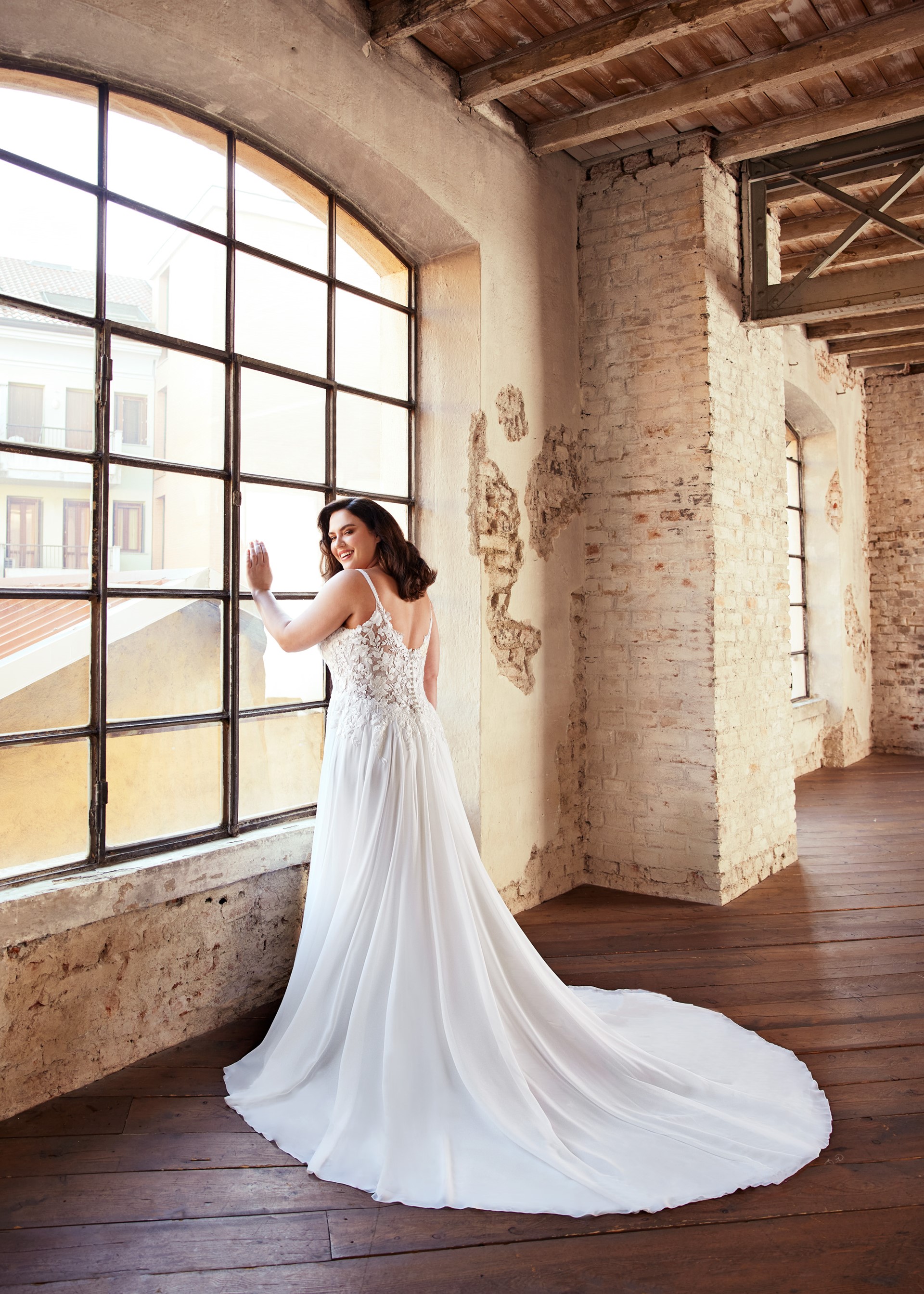 Timeless Beauty Collection Taylor Back 0247