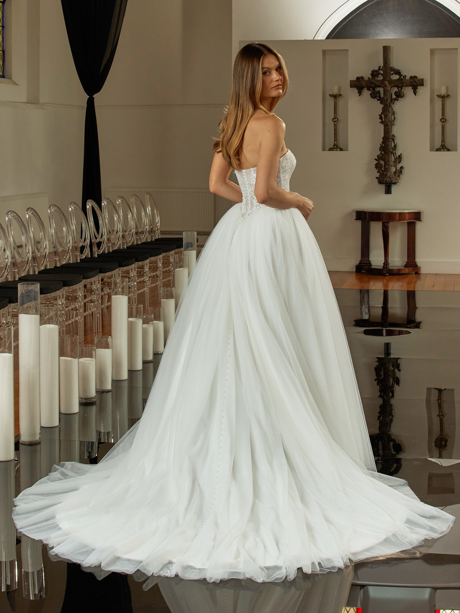 ARIANA EY764 7